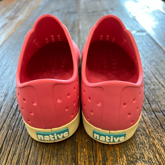 Native Shoes - Picture 4 of 6